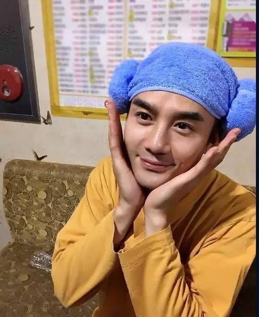 王凯给谁送过生日礼物,王凯过生日剧组给他惊喜