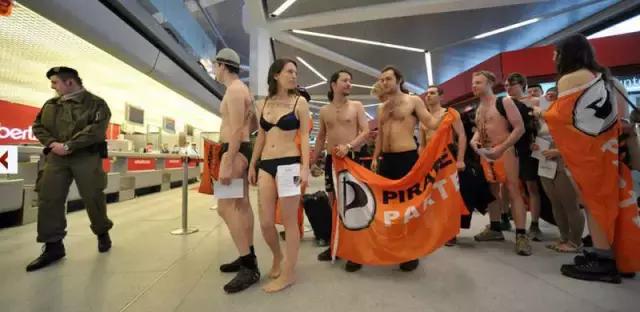 柯南飞机迫降,柯南坐飞机的一集