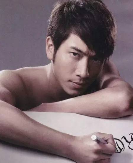 凭借《美人心计》他一举扭转地位,而同门的其他四人竟个个......