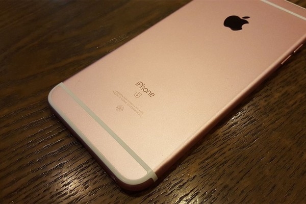 男子网购iphone收到货发现是iqoo,小伙买苹果手机后傻眼了