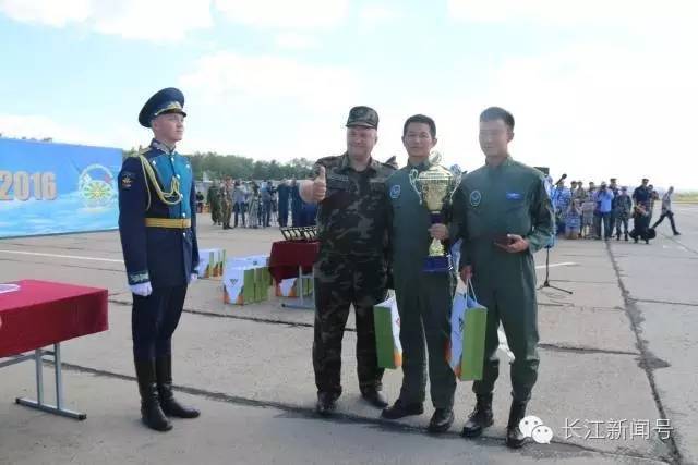 记者手记：天山脚下的中国好男儿
