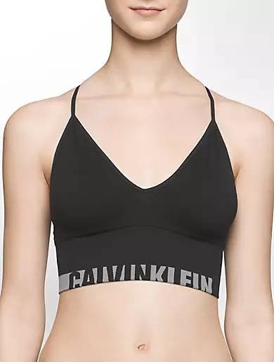 不穿高跟鞋走路有气质,不穿高跟鞋有气质吗