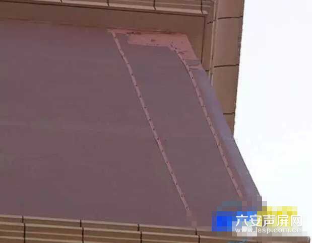 听说丽水康城小区的住户们最近都不敢出门,怪吓人的