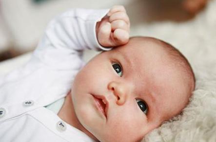 受凉感冒咳嗽吃什么药最合适,宝宝秋季轻微感冒吃啥药