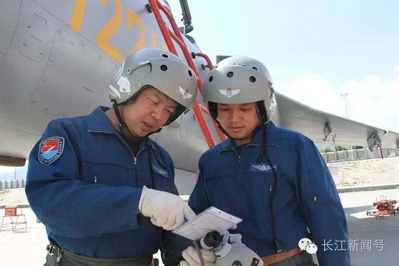 记者手记：天山脚下的中国好男儿