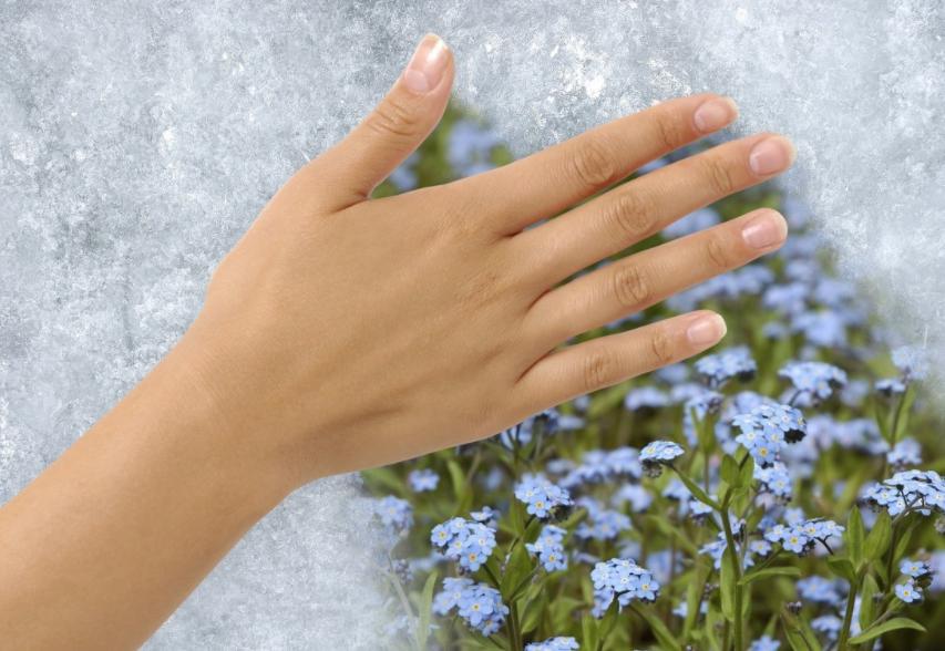 秋天手部皲裂干燥怎样做好,入秋手干燥裂口怎么回事