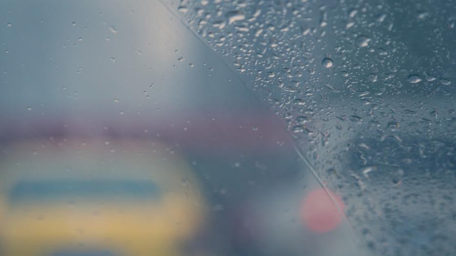 朗逸下雨天车内玻璃起雾怎么处理,冬天车内玻璃起雾是什么物理现象