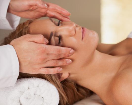 法令纹太深怎样消除,法令纹这么显老得如何搞定