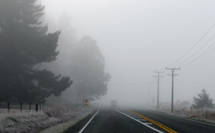 朗逸下雨天车内玻璃起雾怎么处理,冬天车内玻璃起雾是什么物理现象