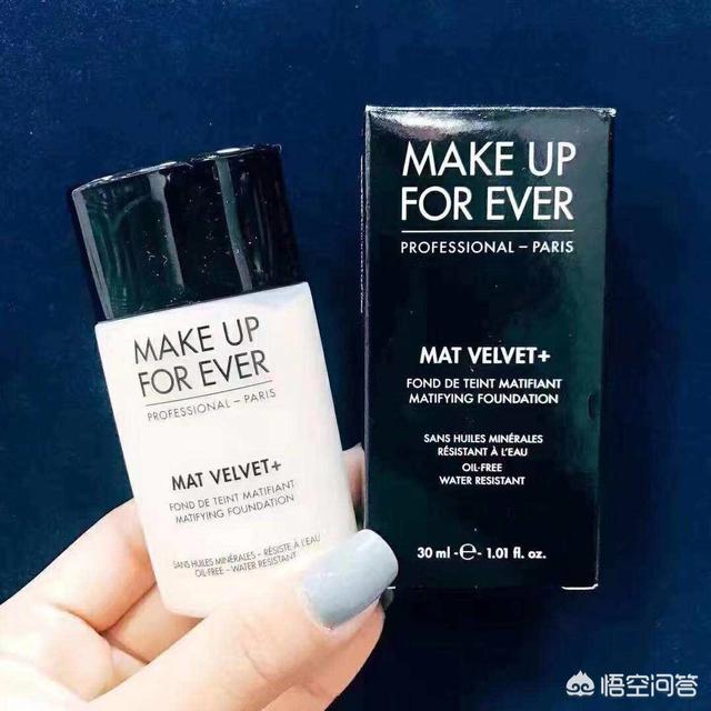 油性皮肤长闭口用什么粉底液,油性皮肤用什么粉底液不脱妆