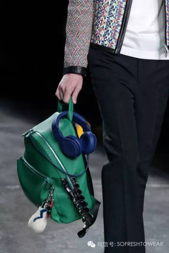 为了让宅男们穿得更好看，时尚圈也是操碎了心