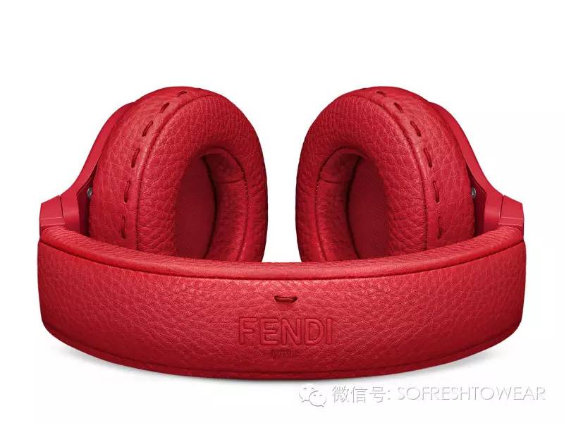 为了让宅男们穿得更好看，时尚圈也是操碎了心