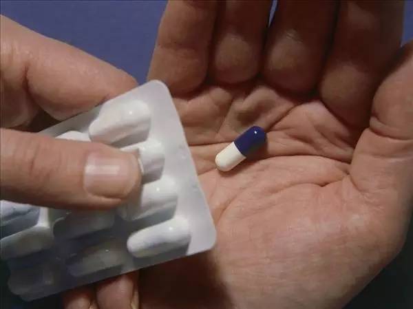 特罗凯靶向药吃多久能见效,特罗凯副作用严重可停药吗