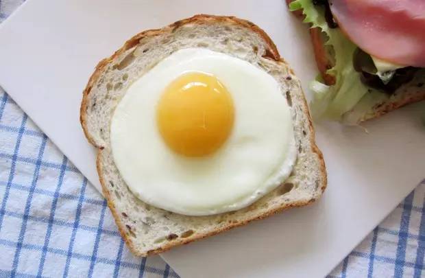 怎么煎一个完整的太阳蛋,无油煎太阳蛋教程