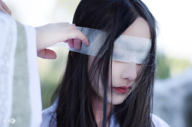 她和王爷成亲的小说,小说她和他维持了三年的婚约