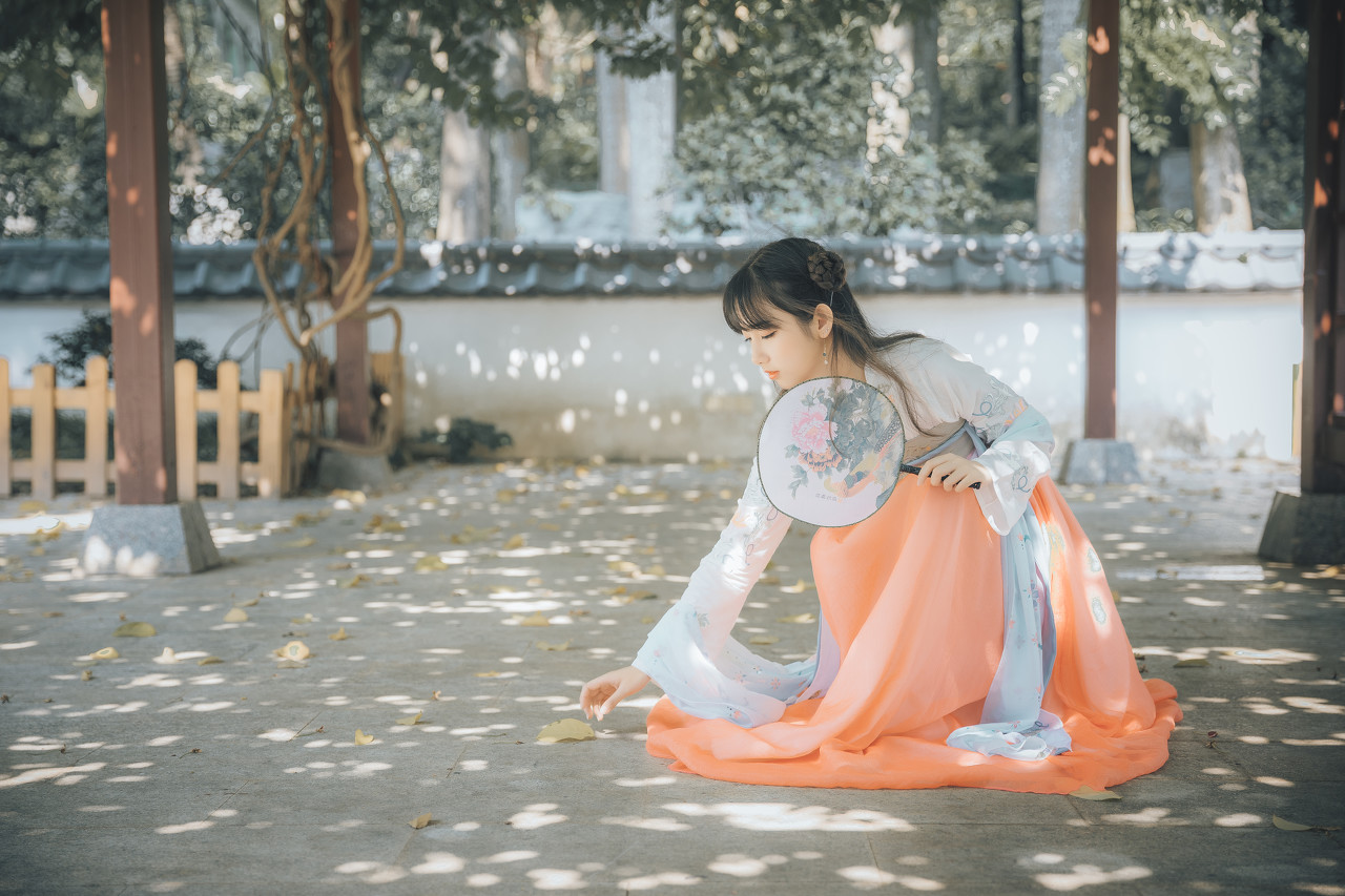 女子被鸡啄伤致组织坏死,女主被男主误伤吐出黑血