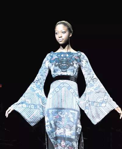 从红毯到春晚,我只看懂了一个词:“猴腮雷”!