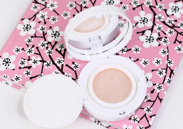 阿玛尼气垫好还是兰蔻cc气垫好,兰蔻气垫CC卡粉吗