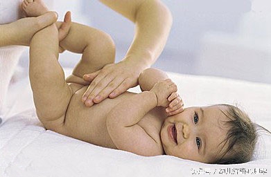 婴幼儿肚子咕噜咕噜响还放屁,婴儿肚子大鼓鼓的砰砰响正常吗