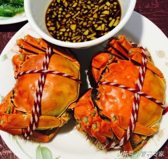 大闸蟹母蟹和公蟹的区别哪个好吃,大闸蟹公蟹还是母蟹好吃