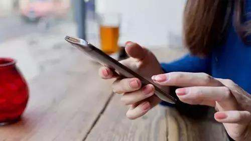 给你讲个笑话，我是个民宿短租房东