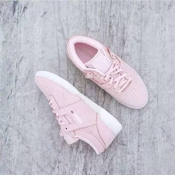 今年很火的小粉鞋,最近很火的小粉鞋