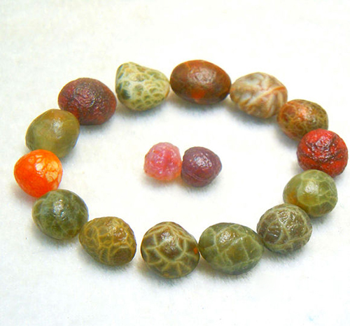 网上的8mm的红玛瑙多少钱一颗,5mm红玛瑙多少钱一粒