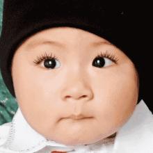 小孩眼睛又眨又挤是咋回事,孩子老是眨眼睛挤眼睛嘴巴也动