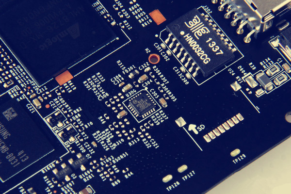 YunOS天猫魔盒1S硬件拆解