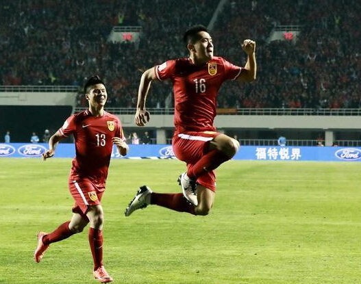 国足亚洲杯淘汰赛0:3惨败伊朗,国足与伊朗队历史上对决情况