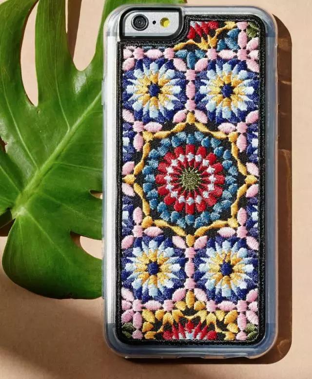 李宇春、蕾哈娜、宋茜她们都在穿这样的牛仔装!