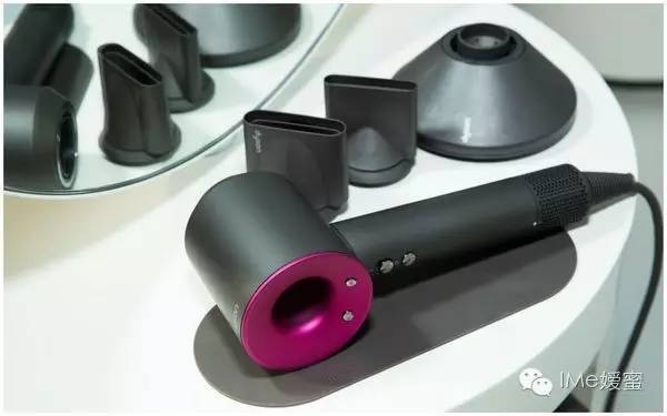 稻草人不怕太阳晒不怕大雨淋,稻草人不怕火逆水寒