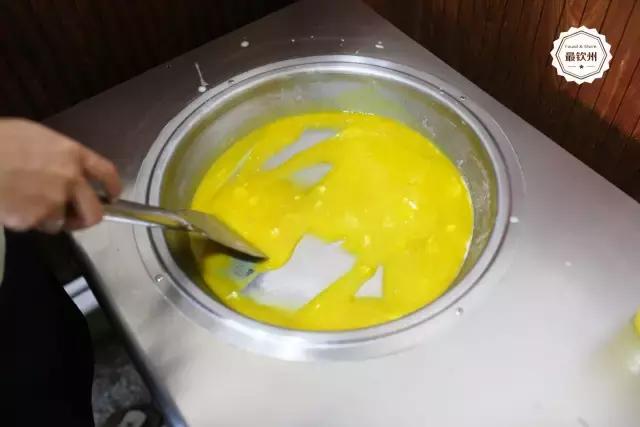 侨港菠萝冰沙,北海侨港风情街菠萝包冰激凌