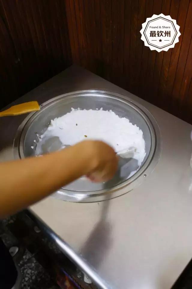 侨港菠萝冰沙,北海侨港风情街菠萝包冰激凌