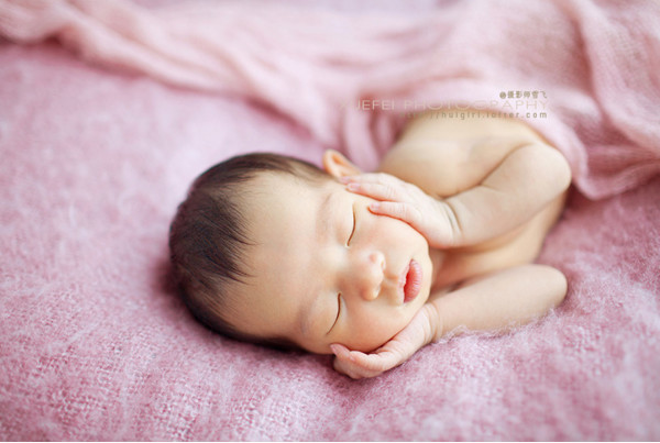 新生儿腹泻的原因及处理,新生儿腹泻的原因症状处理方式