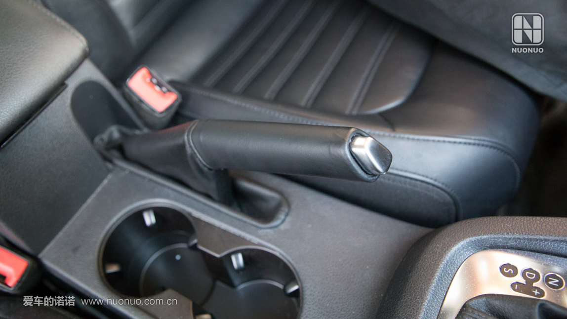 汽车长期停放在室外脏了怎么办,汽车座椅发臭自己可以洗吗