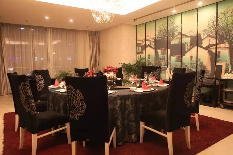 各大酒楼中秋订餐火爆,聚会美食推荐餐厅大包房