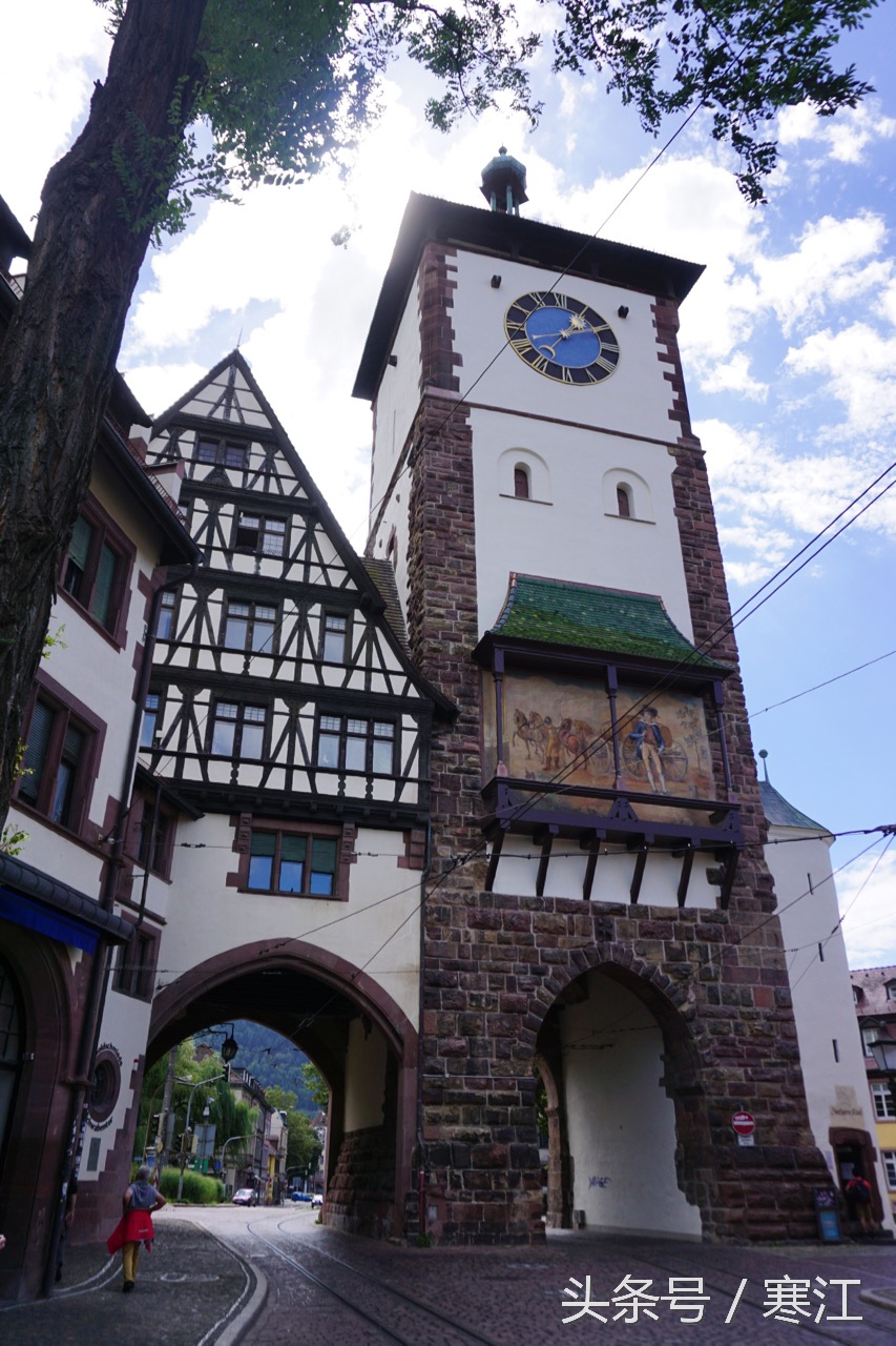 踩到黑森林的泉水，就能娶到弗莱堡的漂亮妞儿！