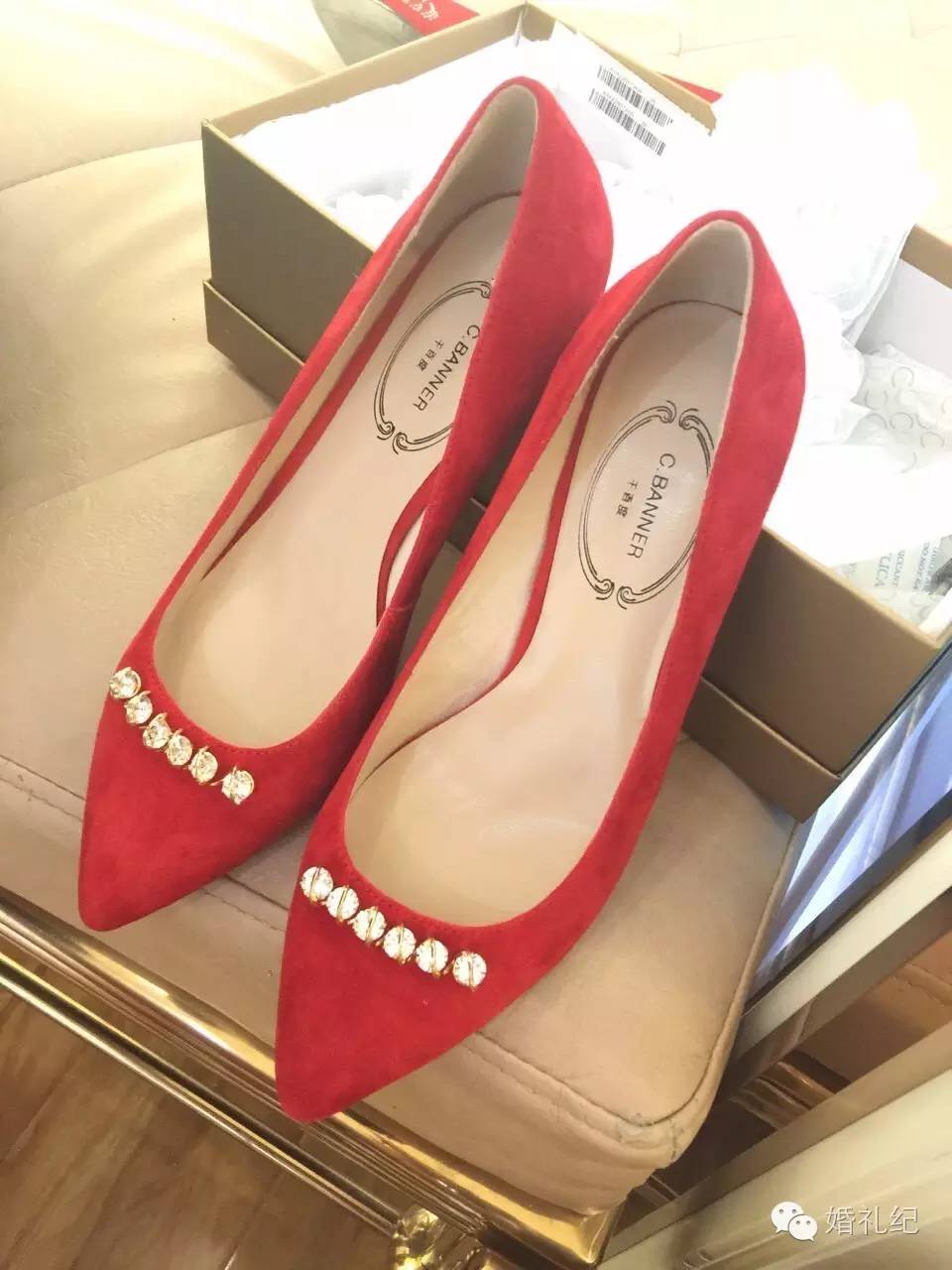 新娘鞋子婚鞋大红3厘米款式,结婚穿的大红婚鞋还可以自己穿吗