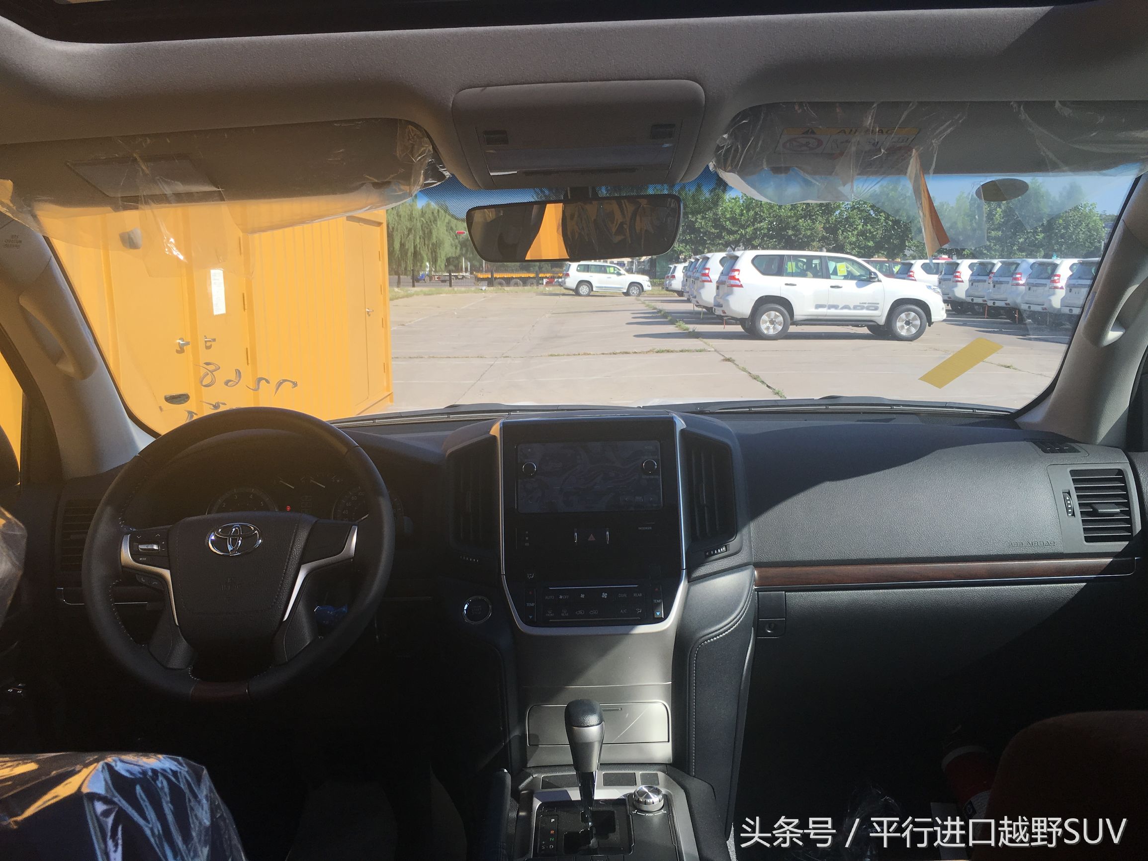 兰德酷路泽和路虎卫士110哪个好,兰德酷路泽2024款越野测试