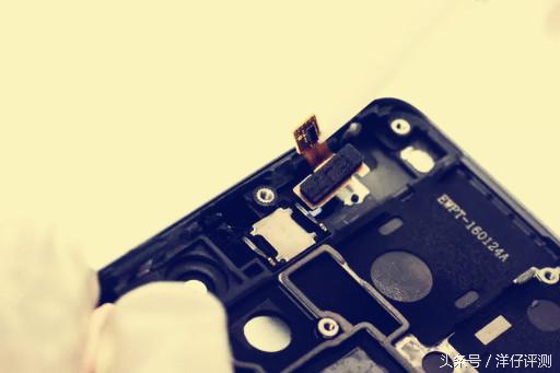 小米5位插线板拆解,小米5pro拆解
