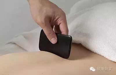 刮痧能瘦大腿内侧赘肉吗,刮痧通络减肥