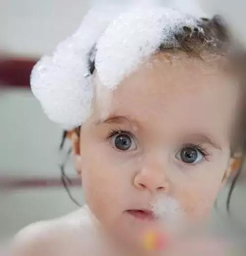 小孩洗澡的正确打开方式,宝宝正确洗澡的方法