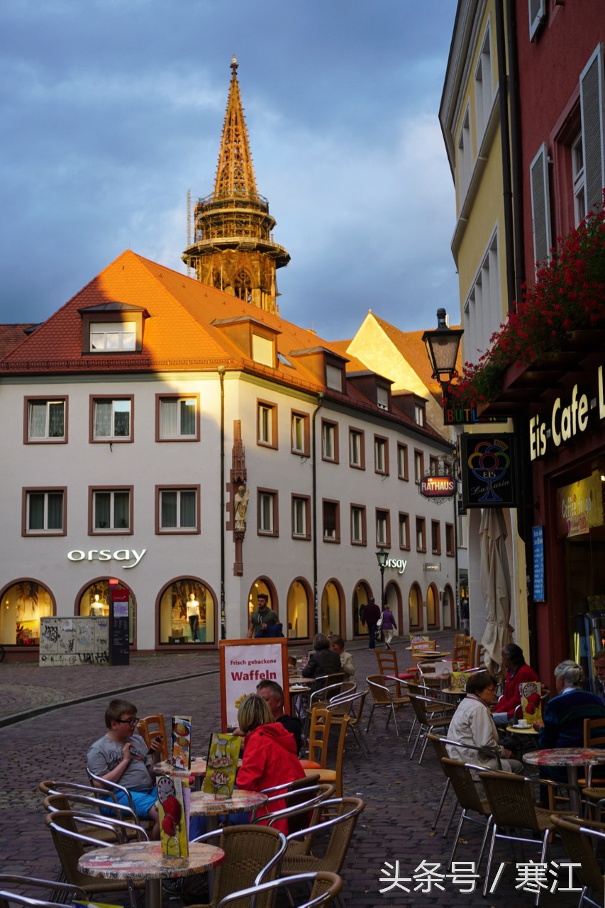 踩到黑森林的泉水，就能娶到弗莱堡的漂亮妞儿！