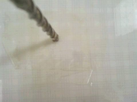 瓷砖怎么打眼不开裂？瓦工师傅只用三步就搞定了！管用