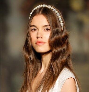 怎么判断自己适合卷发还是直发,怎么知道自己适合卷发还是直发