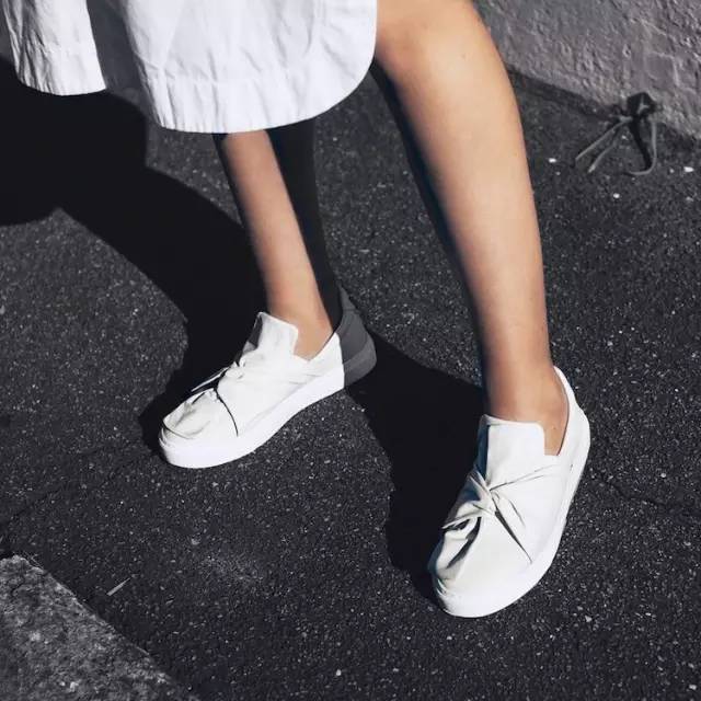 小众不撞款，秋天小白鞋从这10双里挑！