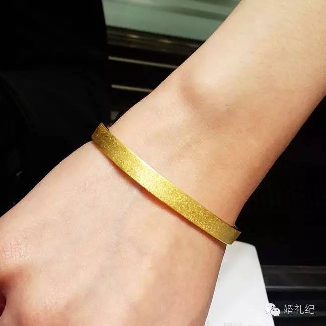 周生生婚嫁系列,周大福周生生线上买还是线下买