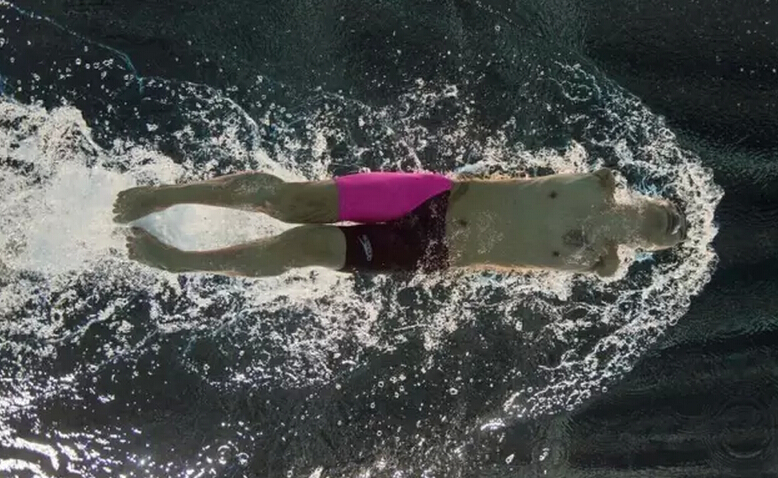 残奥会有盲人游泳项目,残奥会视力障碍赛跑