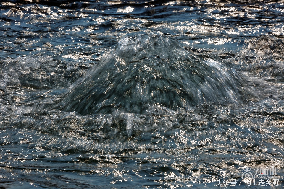 这眼泉好神奇!用泉水洗眼,少年不近视,老者不花眼!